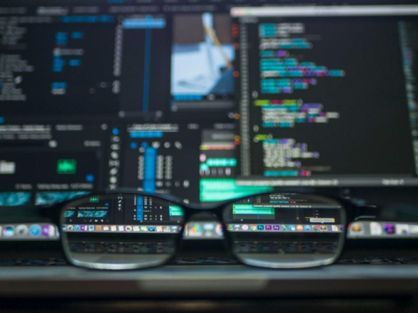 Il team Iskel Travo al lavoro su analisi dati